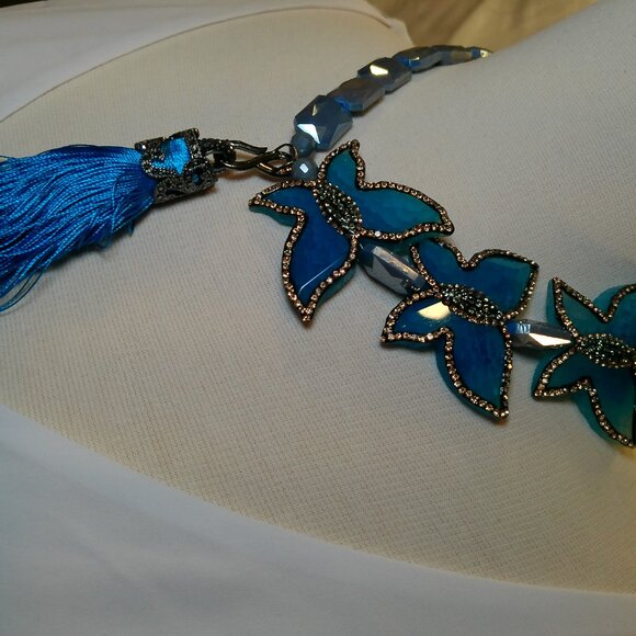 Two Toned Blue statement necklace (420) - Picture 4 of 16